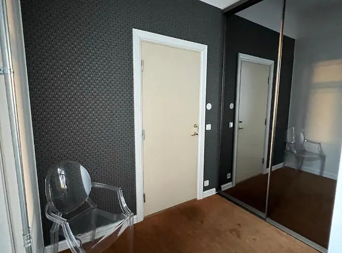 Hubane Ja Ruumikas Saunaga Korter Kesklinnas Lägenhet Pärnu