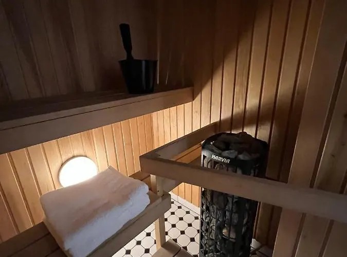 Lägenhet Hubane Ja Ruumikas Saunaga Korter Kesklinnas *